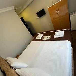 Hotel Tavra **